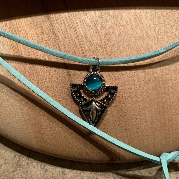 Trendy Drop Necklace | NWT - Picture 4 of 4